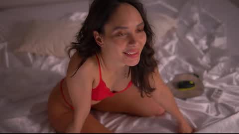 mila may  online show from 03.01.25