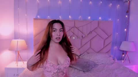 Snapshot of mila_monnet chatting on 05.19.26 Mila Monnet online show from 05.19.26