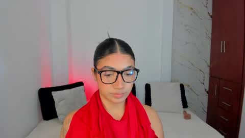 Snapshot of mila_rose1 chatting on 05.19.26 martina online show from 05.19.26