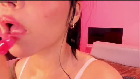 Snapshot of mila_shay chatting on 02.06.25 Mila online show from 02.06.25