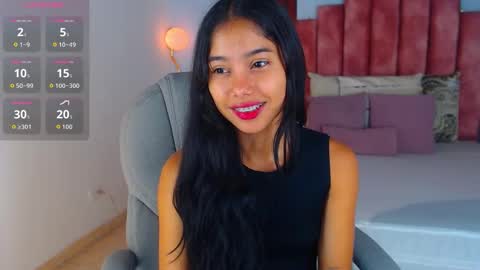 Snapshot of milaa_star chatting on 10.23.25 milaa_star online show from 10.23.25