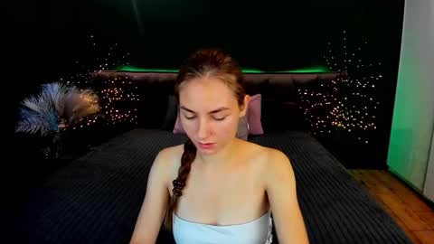 Snapshot of milaaddam chatting on 09.21.25 Milla online show from 09.21.25