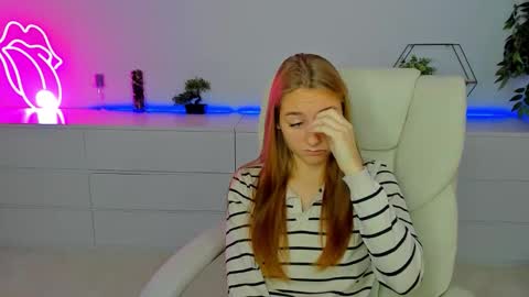 Snapshot of milaaddam chatting on 10.09.25 Milla online show from 10.09.25