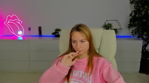 Snapshot of milaaddam chatting on 11.21.25 Milla online show from 11.21.25