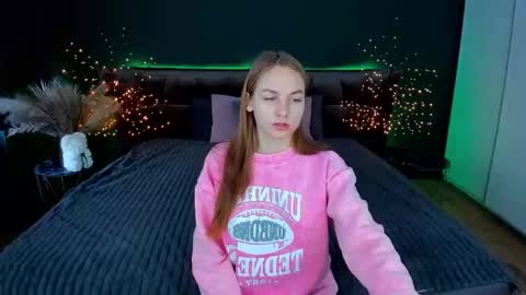 Snapshot of milaaddam chatting on 12.03.25 Milla online show from 12.03.25