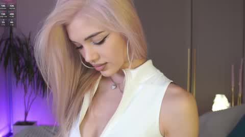 Snapshot of milabunny_ chatting on 02.27.26 Mila and u can call me sweet bunny online show from 02.27.26