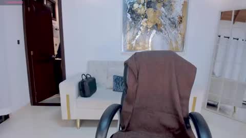 Mila online show from 10.05.25