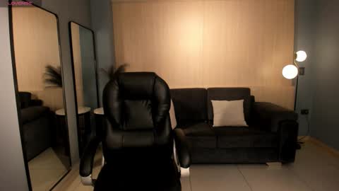 Mila online show from 11.05.25