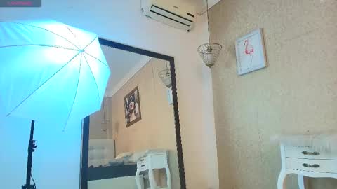 miladiosa online show from 12.14.25