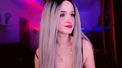 Snapshot of miladyjolie chatting on 02.10.26 MiladyJolie online show from 02.10.26