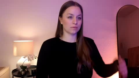 Snapshot of milafleur chatting on 01.30.25 Mila Fleur online show from 01.30.25