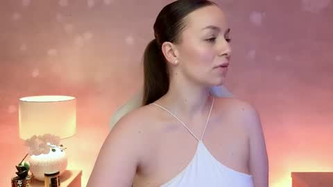 Mila Fleur online show from 08.04.26
