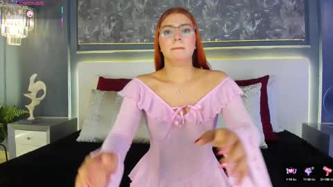 Snapshot of milagrace1 chatting on 09.15.25 online show from 09.15.25