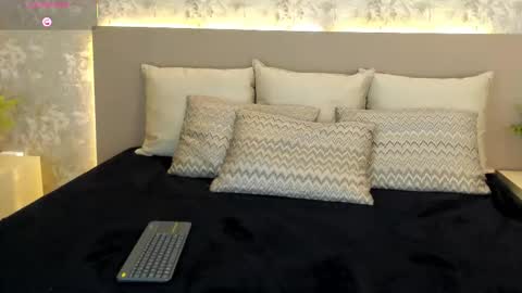 Snapshot of milagrace1 chatting on 09.30.25 online show from 09.30.25