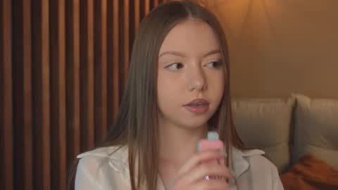 Snapshot of milaice chatting on 03.08.26 Mila online show from 03.08.26