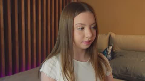 Snapshot of milaice chatting on 03.25.26 Mila online show from 03.25.26