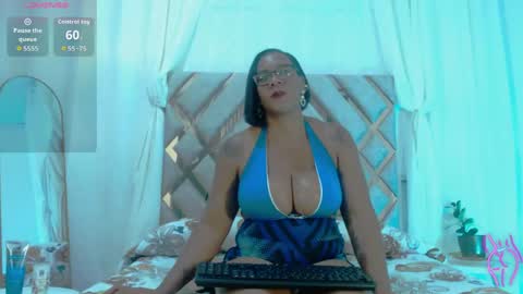Snapshot of milamonroexx chatting on 05.14.26 MilaMonroeXX online show from 05.14.26