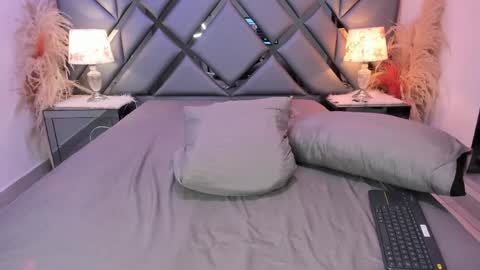 milan_lewiss online show from 04.01.26