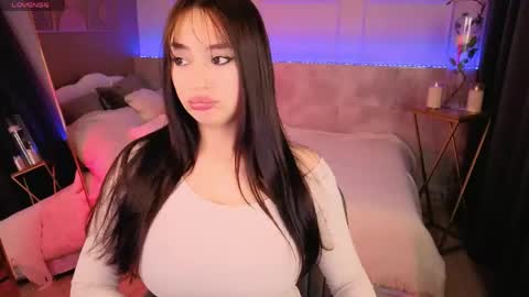 Snapshot of milana_sugar chatting on 03.22.26 Milana online show from 03.22.26