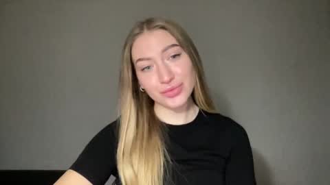 Milana online show from 01.11.25