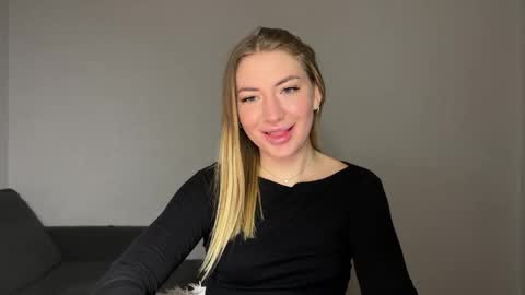 Milana online show from 02.11.25