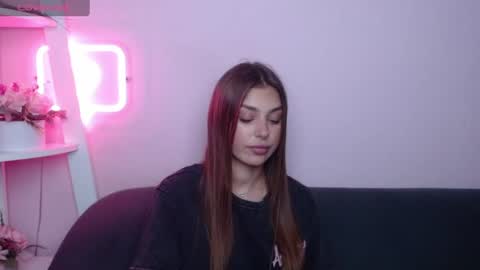 Snapshot of milanaangelas chatting on 07.17.26 milanaangelas online show from 07.17.26