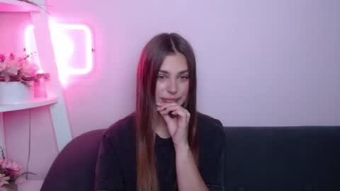 Snapshot of milanaangelas chatting on 07.18.26 milanaangelas online show from 07.18.26