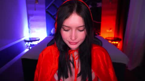 Milana online show from 10.31.25