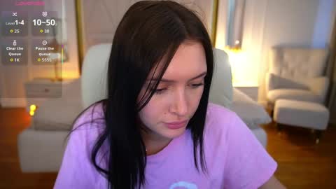 Snapshot of milanamusee chatting on 04.27.26 Milana online show from 04.27.26