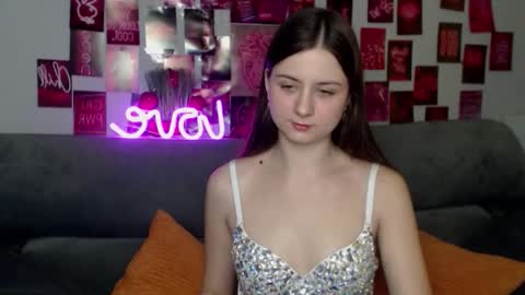 Snapshot of milanaroz chatting on 11.28.25 milanaroz online show from 11.28.25