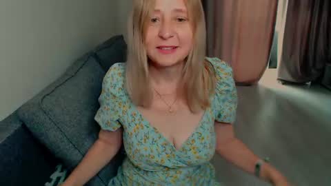 Snapshot of milanav chatting on 06.19.26 Milena online show from 06.19.26