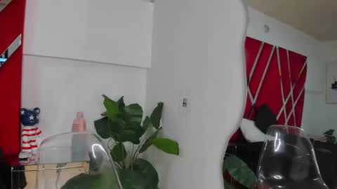 Snapshot of milanhtx2 chatting on 09.08.25 milanx2 online show from 09.08.25