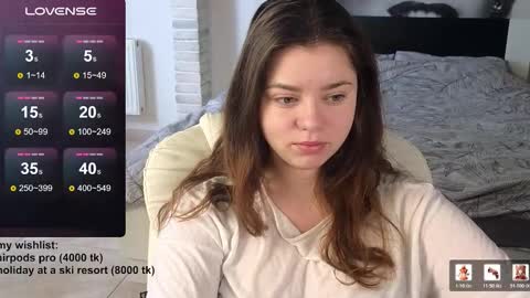 Snapshot of milania_hot_foxy chatting on 02.26.26 Mila online show from 02.26.26