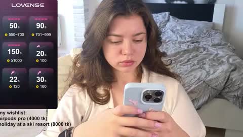 Snapshot of milania_hot_foxy chatting on 02.27.26 Mila online show from 02.27.26