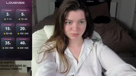 Snapshot of milania_hot_foxy chatting on 04.14.26 Mila online show from 04.14.26