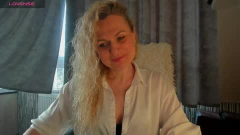 Snapshot of milanna_x chatting on 05.13.26 milanna_x online show from 05.13.26