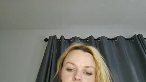 Snapshot of milaoshua chatting on 01.08.26 Wetbby00 online show from 01.08.26