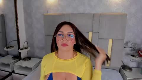 Snapshot of milasaenz1 chatting on 06.17.26 Cami online show from 06.17.26