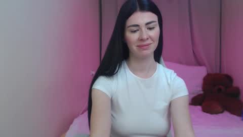 Snapshot of milasecretsss chatting on 03.25.26 milasecretsss online show from 03.25.26