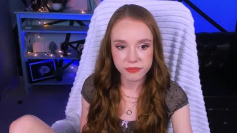 Snapshot of milasiren chatting on 07.10.26 Mila online show from 07.10.26