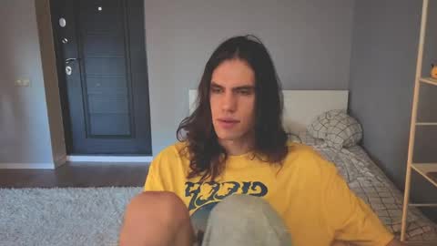 Snapshot of milaslovv chatting on 05.22.26 Mila online show from 05.22.26