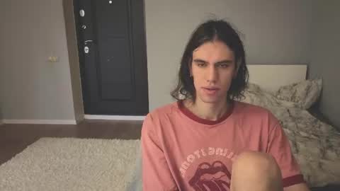Snapshot of milaslovv chatting on 06.12.26 Mila online show from 06.12.26