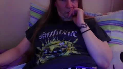 Snapshot of milastoned chatting on 04.18.26 Mila online show from 04.18.26