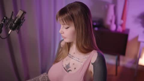 Snapshot of mileeena chatting on 12.28.24 M Telegram mamagotachannel online show from 12.28.24