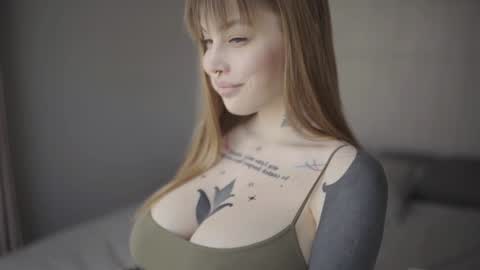 Snapshot of mileeena chatting on 01.19.25 M Telegram mamagotachannel online show from 01.19.25