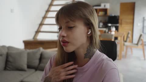 Snapshot of mileeena chatting on 02.20.25 M Telegram mamagotachannel online show from 02.20.25