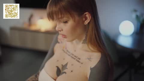 Snapshot of mileeena chatting on 10.21.25 M Telegram mamagotachannel online show from 10.21.25