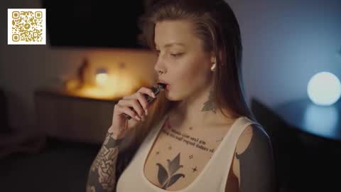 Snapshot of mileeena chatting on 10.27.25 M Telegram mamagotachannel online show from 10.27.25