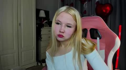 Mia online show from 02.14.26