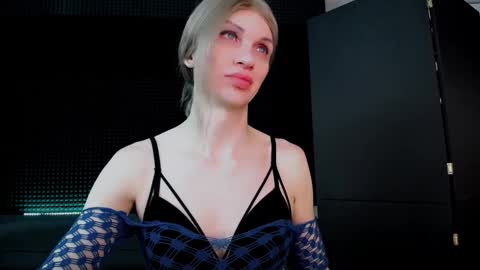 Milena Hardy online show from 09.26.25